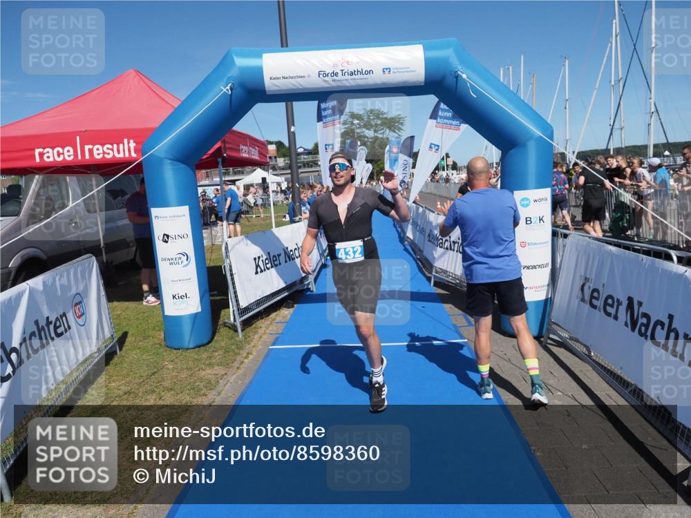 17.08.2025 - KN Förde Triathlon 2025 MichiJ http://msf.ph/oto/8598360 17.08.2025 14:00:34 Laufen 432, 452 meine-sportfotos.de