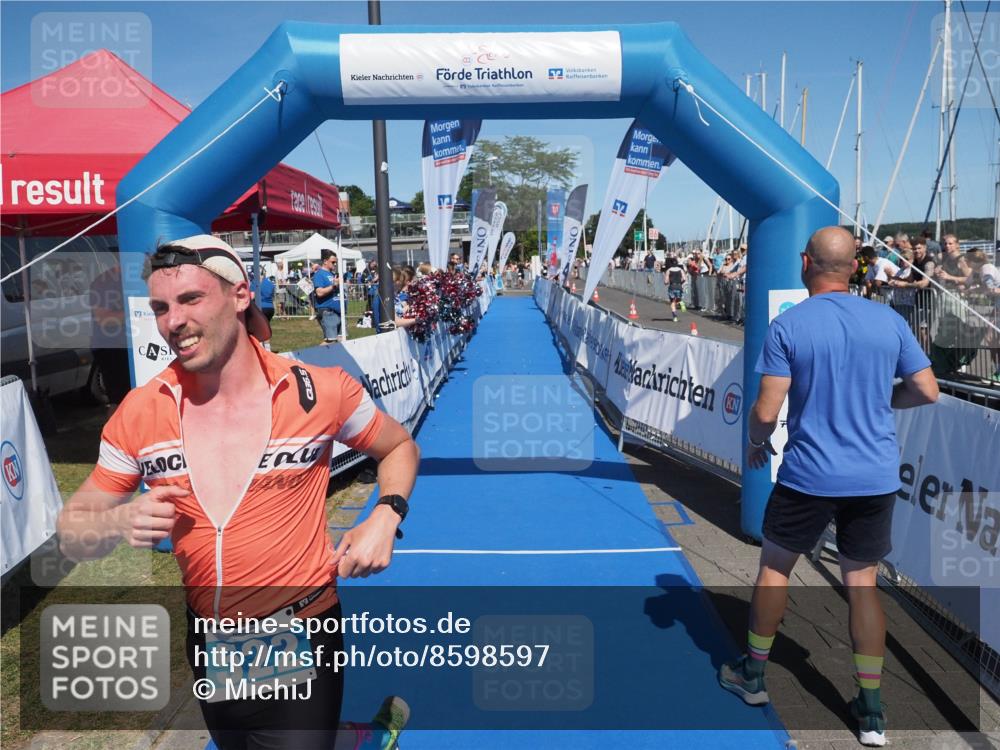 17.08.2025 - KN Förde Triathlon 2025 MichiJ http://msf.ph/oto/8598597 17.08.2025 14:01:09 Laufen 505, 522 meine-sportfotos.de