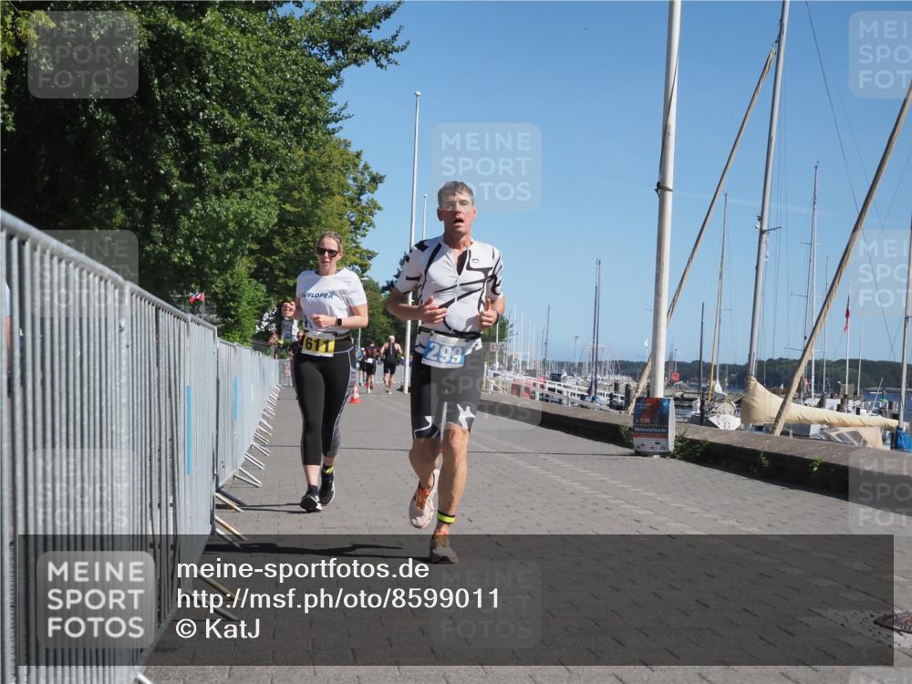 17.08.2025 - KN Förde Triathlon 2025 KatJ http://msf.ph/oto/8599011 17.08.2025 11:50:34 Laufen 299, 611 meine-sportfotos.de