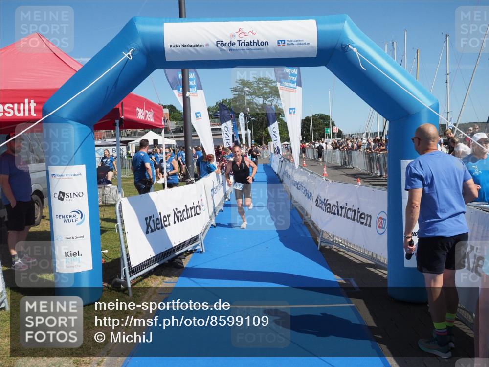 17.08.2025 - KN Förde Triathlon 2025 MichiJ http://msf.ph/oto/8599109 17.08.2025 12:13:37 Laufen 282, 324 meine-sportfotos.de