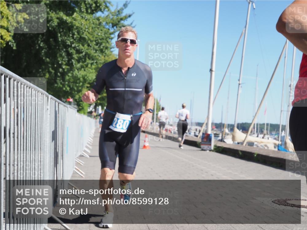 17.08.2025 - KN Förde Triathlon 2025 KatJ http://msf.ph/oto/8599128 17.08.2025 11:50:47 Laufen 272, 280, 306, 604 meine-sportfotos.de