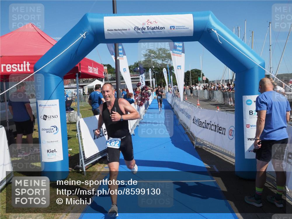17.08.2025 - KN Förde Triathlon 2025 MichiJ http://msf.ph/oto/8599130 17.08.2025 12:13:38 Laufen 282, 324 meine-sportfotos.de