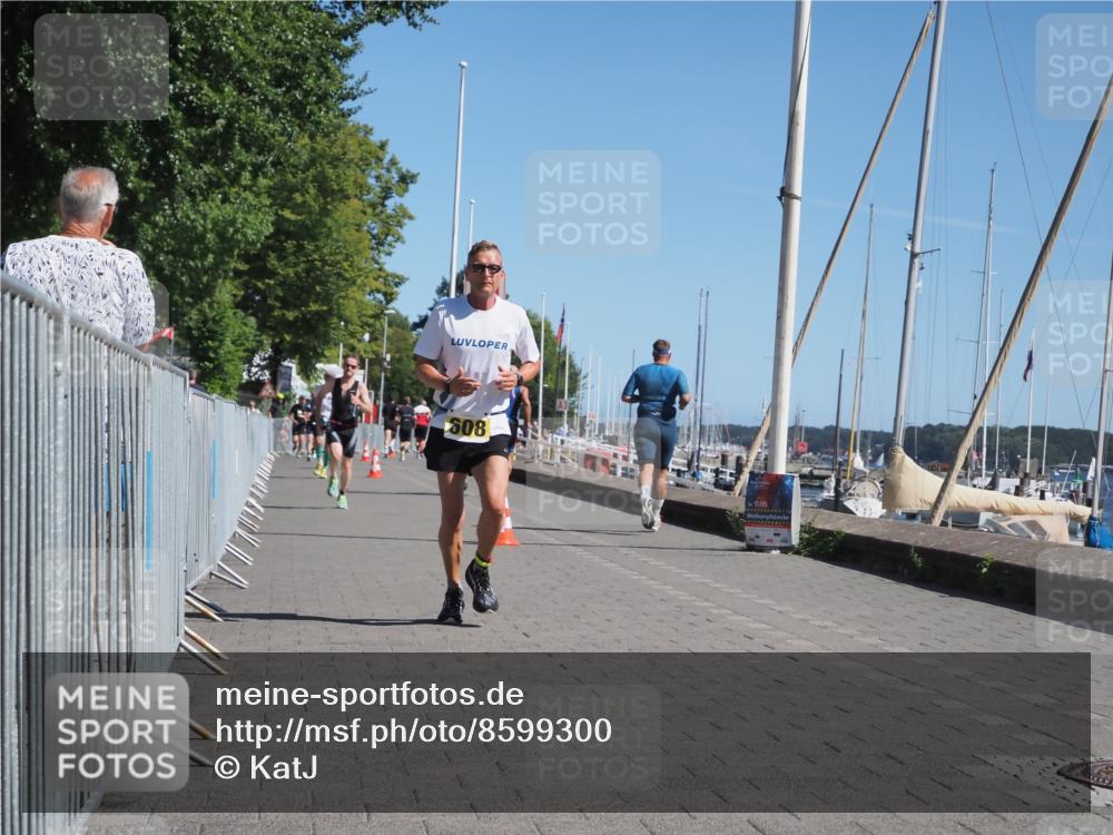 17.08.2025 - KN Förde Triathlon 2025 KatJ http://msf.ph/oto/8599300 17.08.2025 11:51:09 Laufen 296, 608 meine-sportfotos.de