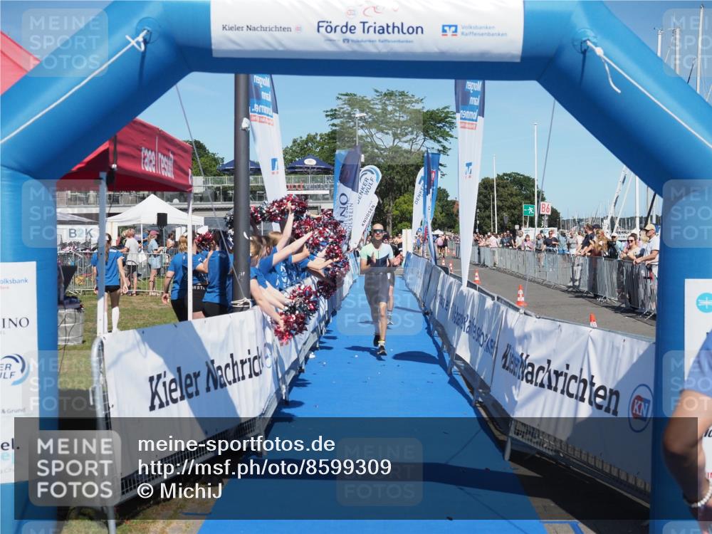 17.08.2025 - KN Förde Triathlon 2025 MichiJ http://msf.ph/oto/8599309 17.08.2025 14:03:39 Laufen 494, 546 meine-sportfotos.de