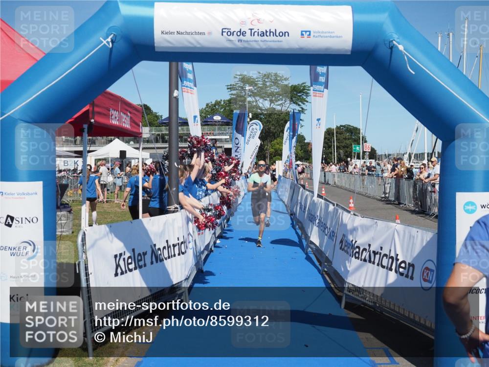 17.08.2025 - KN Förde Triathlon 2025 MichiJ http://msf.ph/oto/8599312 17.08.2025 14:03:39 Laufen 494, 546 meine-sportfotos.de