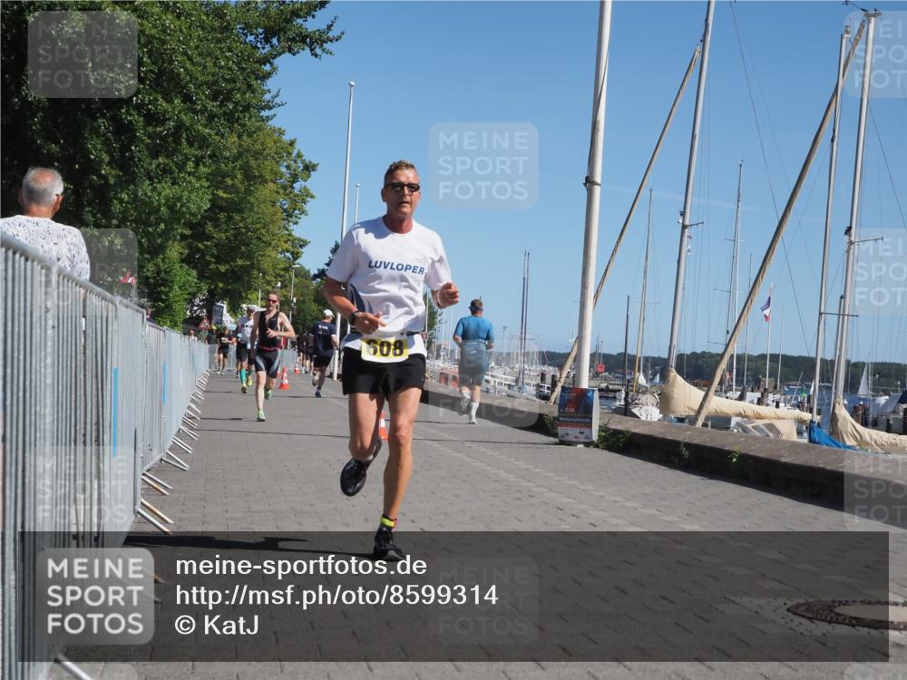 17.08.2025 - KN Förde Triathlon 2025 KatJ http://msf.ph/oto/8599314 17.08.2025 11:51:10 Laufen 296, 608 meine-sportfotos.de