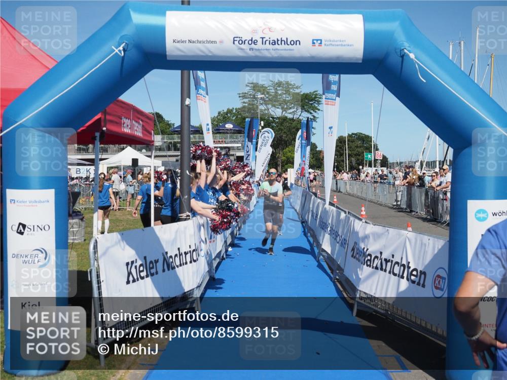 17.08.2025 - KN Förde Triathlon 2025 MichiJ http://msf.ph/oto/8599315 17.08.2025 14:03:39 Laufen 494, 546 meine-sportfotos.de