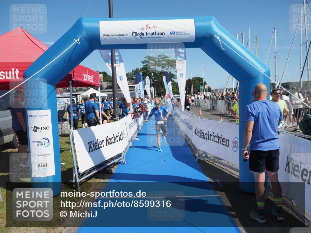 17.08.2025 - KN Förde Triathlon 2025 MichiJ http://msf.ph/oto/8599316 17.08.2025 12:13:59 Laufen 316 meine-sportfotos.de