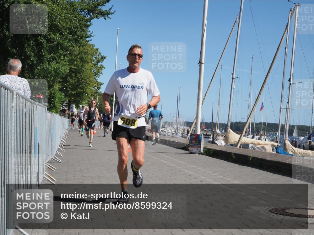 17.08.2025 - KN Förde Triathlon 2025 KatJ http://msf.ph/oto/8599324 17.08.2025 11:51:11 Laufen 296, 608 meine-sportfotos.de