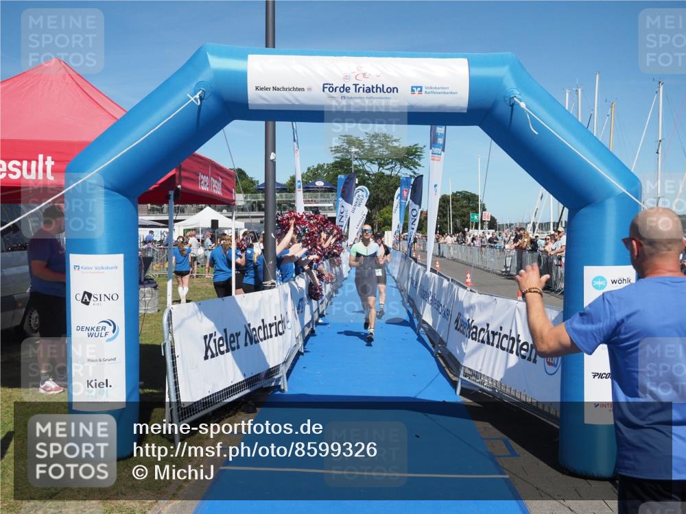 17.08.2025 - KN Förde Triathlon 2025 MichiJ http://msf.ph/oto/8599326 17.08.2025 14:03:39 Laufen 494, 546 meine-sportfotos.de