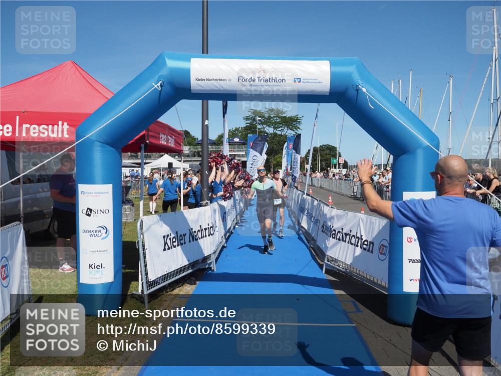 17.08.2025 - KN Förde Triathlon 2025 MichiJ http://msf.ph/oto/8599339 17.08.2025 14:03:40 Laufen 494, 546 meine-sportfotos.de