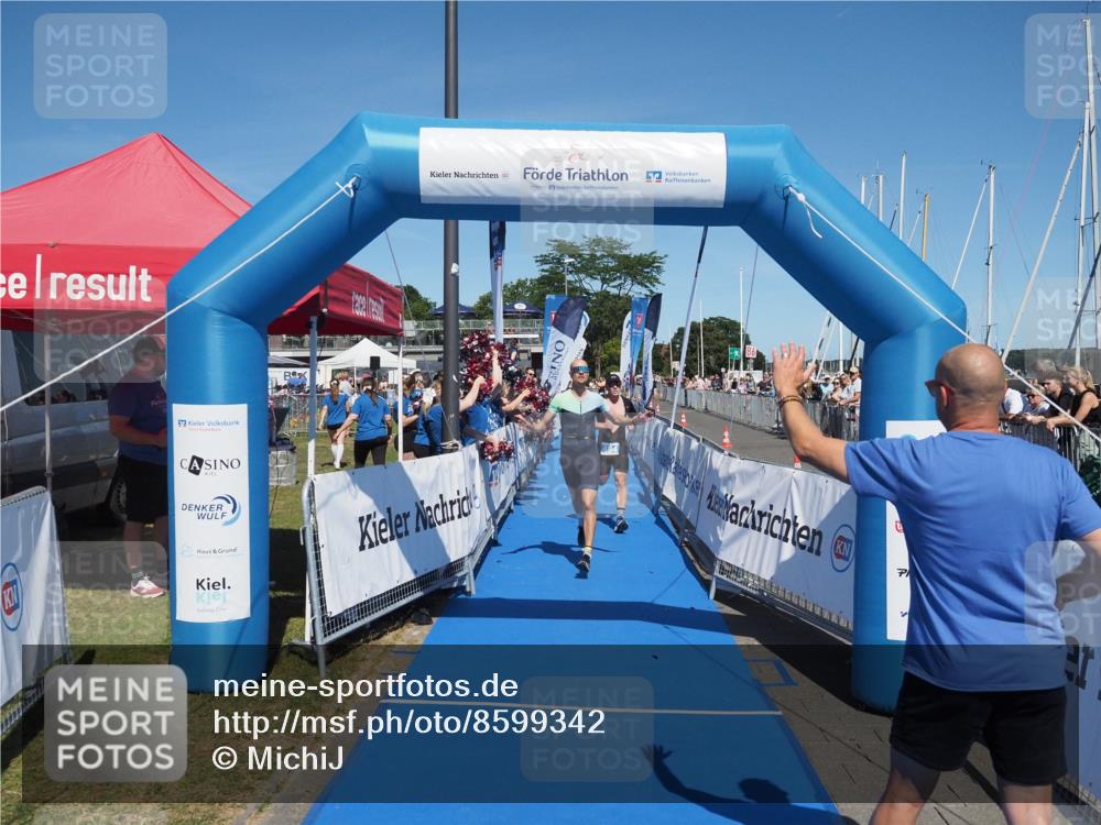 17.08.2025 - KN Förde Triathlon 2025 MichiJ http://msf.ph/oto/8599342 17.08.2025 14:03:40 Laufen 494, 546 meine-sportfotos.de