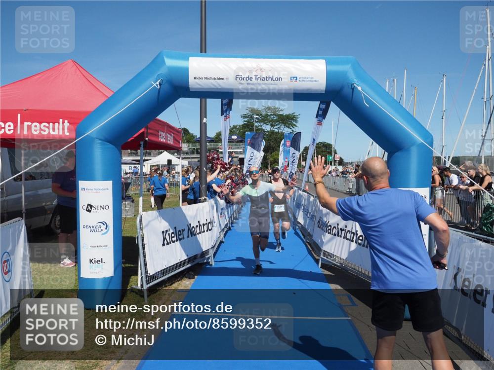 17.08.2025 - KN Förde Triathlon 2025 MichiJ http://msf.ph/oto/8599352 17.08.2025 14:03:41 Laufen 494, 546 meine-sportfotos.de
