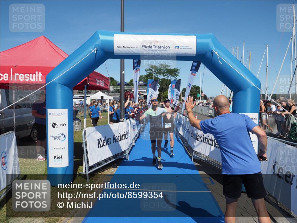 17.08.2025 - KN Förde Triathlon 2025 MichiJ http://msf.ph/oto/8599354 17.08.2025 14:03:41 Laufen 494, 546 meine-sportfotos.de