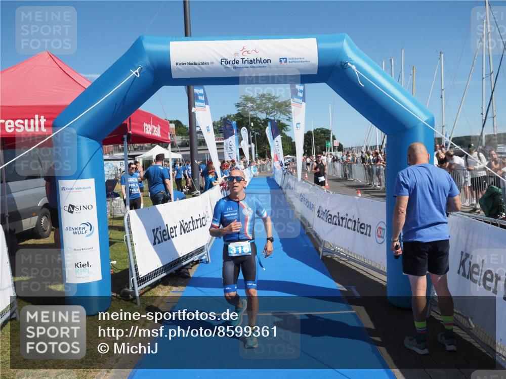 17.08.2025 - KN Förde Triathlon 2025 MichiJ http://msf.ph/oto/8599361 17.08.2025 12:14:01 Laufen 316 meine-sportfotos.de