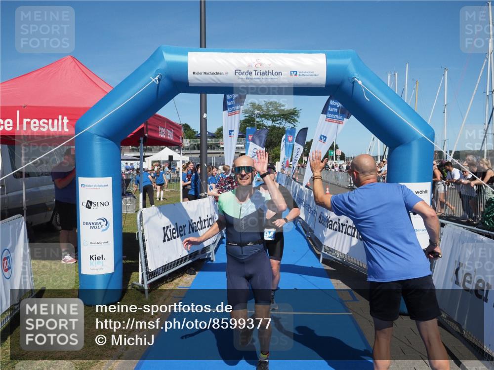 17.08.2025 - KN Förde Triathlon 2025 MichiJ http://msf.ph/oto/8599377 17.08.2025 14:03:42 Laufen 494, 546 meine-sportfotos.de