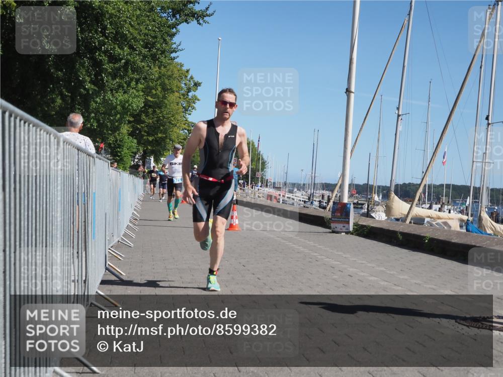 17.08.2025 - KN Förde Triathlon 2025 KatJ http://msf.ph/oto/8599382 17.08.2025 11:51:15 Laufen 296, 321 meine-sportfotos.de