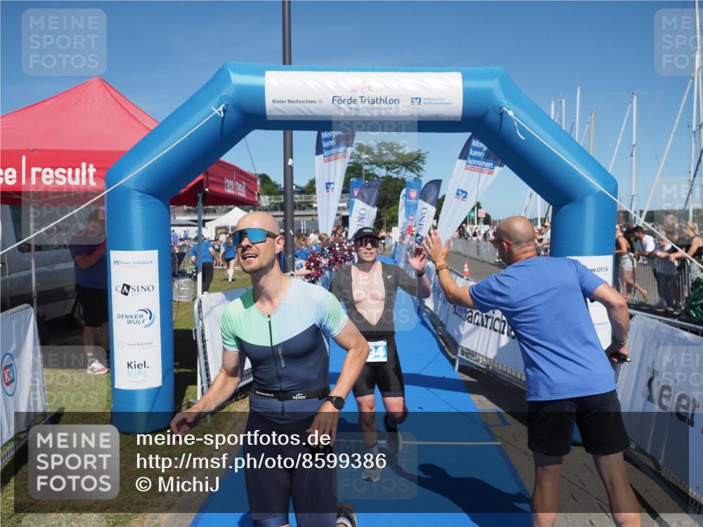 17.08.2025 - KN Förde Triathlon 2025 MichiJ http://msf.ph/oto/8599386 17.08.2025 14:03:42 Laufen 494, 546 meine-sportfotos.de
