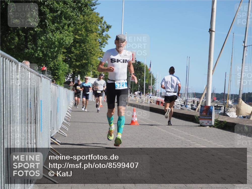 17.08.2025 - KN Förde Triathlon 2025 KatJ http://msf.ph/oto/8599407 17.08.2025 11:51:18 Laufen 296, 321, 643 meine-sportfotos.de