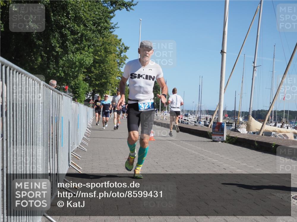 17.08.2025 - KN Förde Triathlon 2025 KatJ http://msf.ph/oto/8599431 17.08.2025 11:51:19 Laufen 296, 321, 331, 643 meine-sportfotos.de