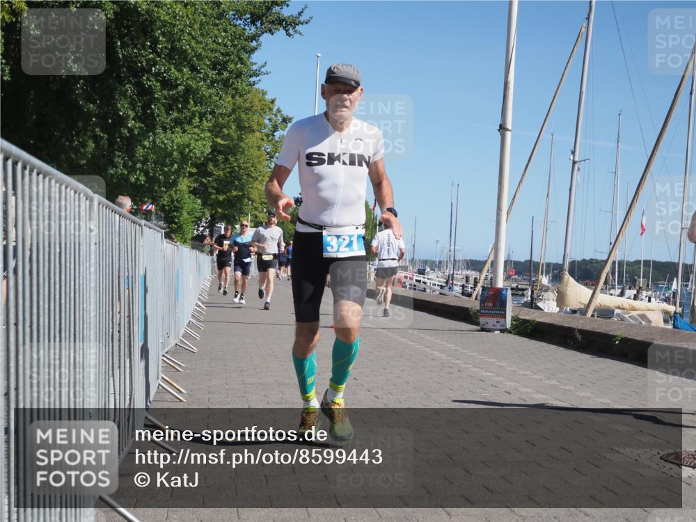 17.08.2025 - KN Förde Triathlon 2025 KatJ http://msf.ph/oto/8599443 17.08.2025 11:51:20 Laufen 321, 331, 643 meine-sportfotos.de
