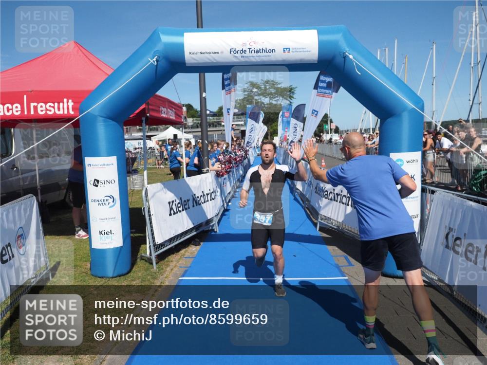 17.08.2025 - KN Förde Triathlon 2025 MichiJ http://msf.ph/oto/8599659 17.08.2025 14:04:15 Laufen 357 meine-sportfotos.de