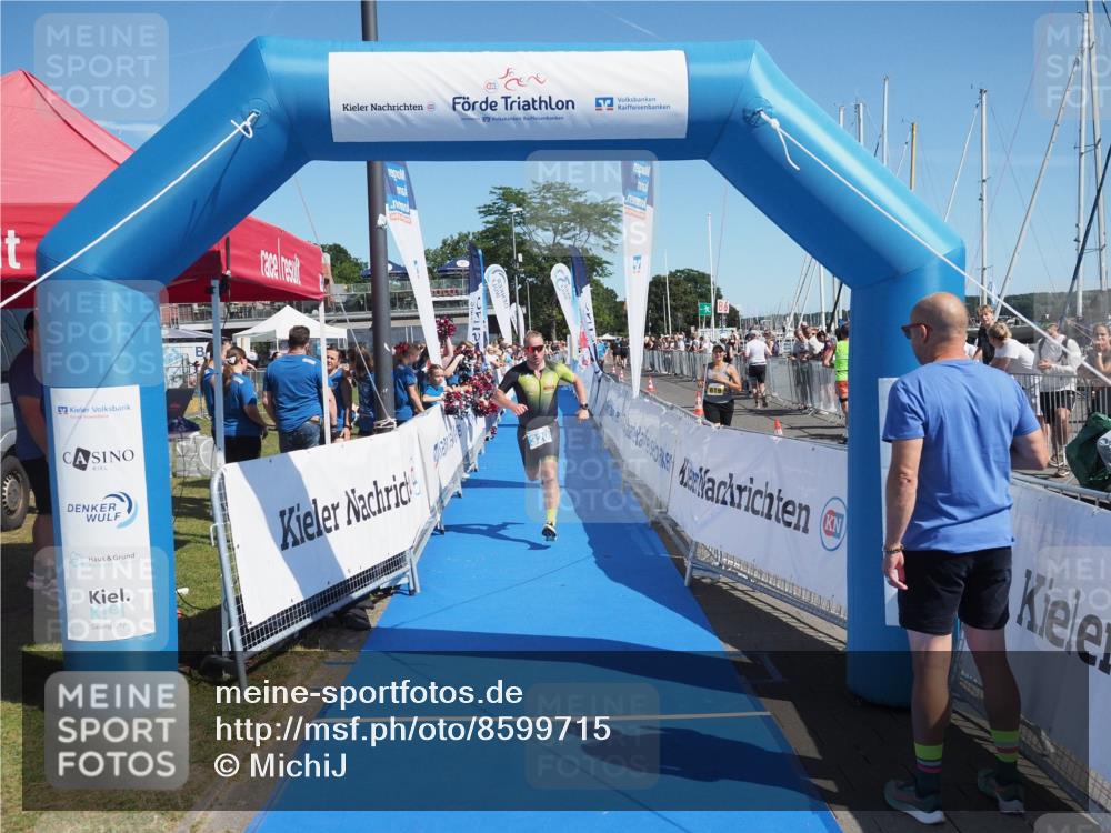 17.08.2025 - KN Förde Triathlon 2025 MichiJ http://msf.ph/oto/8599715 17.08.2025 12:15:11 Laufen 320, 343 meine-sportfotos.de