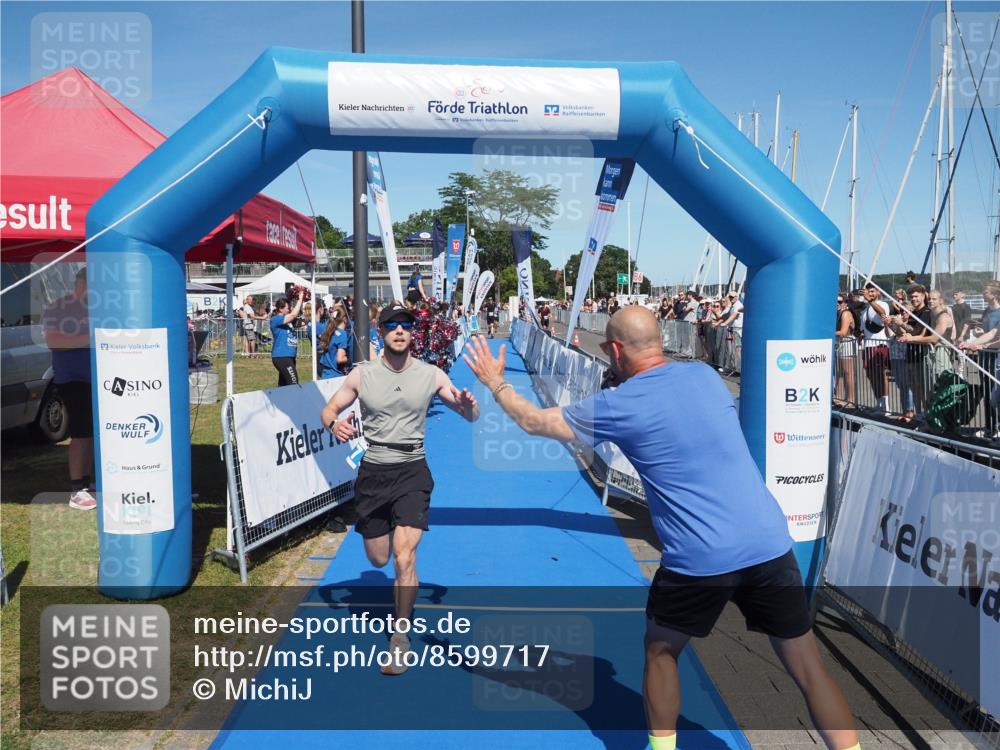 17.08.2025 - KN Förde Triathlon 2025 MichiJ http://msf.ph/oto/8599717 17.08.2025 14:04:37 Laufen 477 meine-sportfotos.de