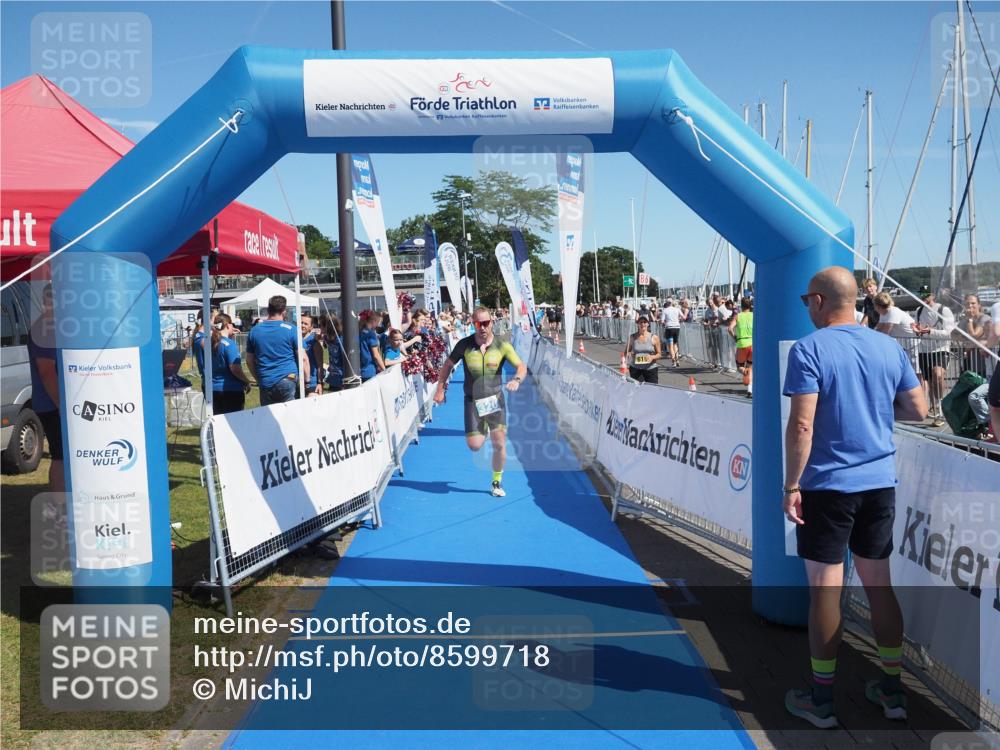 17.08.2025 - KN Förde Triathlon 2025 MichiJ http://msf.ph/oto/8599718 17.08.2025 12:15:11 Laufen 320, 343 meine-sportfotos.de