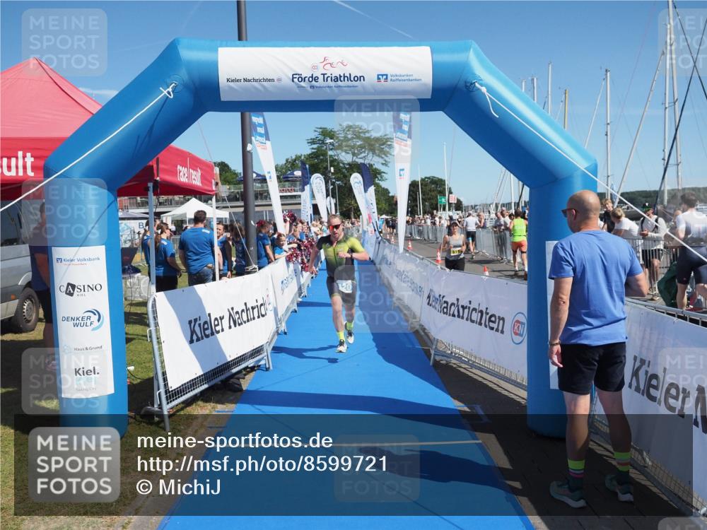 17.08.2025 - KN Förde Triathlon 2025 MichiJ http://msf.ph/oto/8599721 17.08.2025 12:15:11 Laufen 320, 343 meine-sportfotos.de