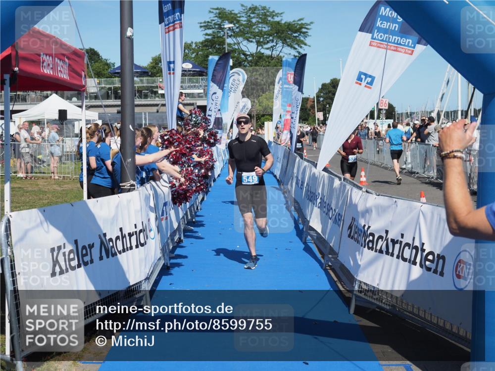 17.08.2025 - KN Förde Triathlon 2025 MichiJ http://msf.ph/oto/8599755 17.08.2025 14:04:45 Laufen 438, 549 meine-sportfotos.de