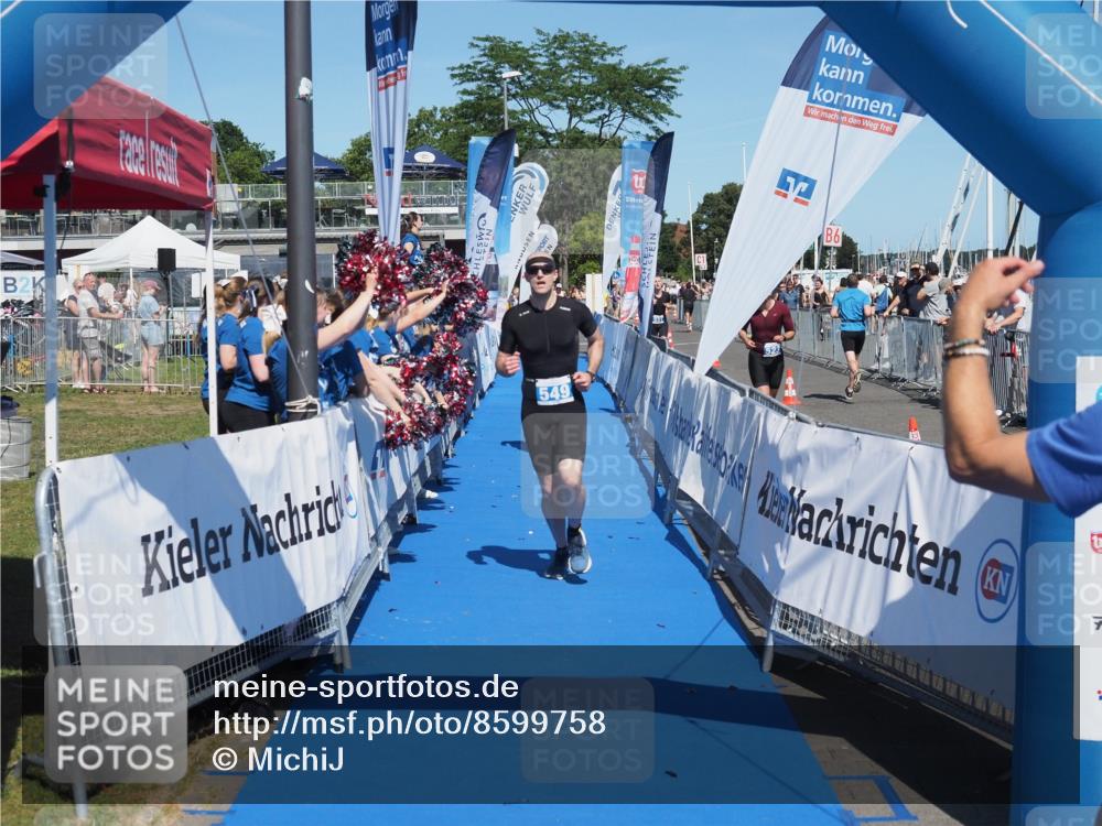 17.08.2025 - KN Förde Triathlon 2025 MichiJ http://msf.ph/oto/8599758 17.08.2025 14:04:45 Laufen 438, 549 meine-sportfotos.de