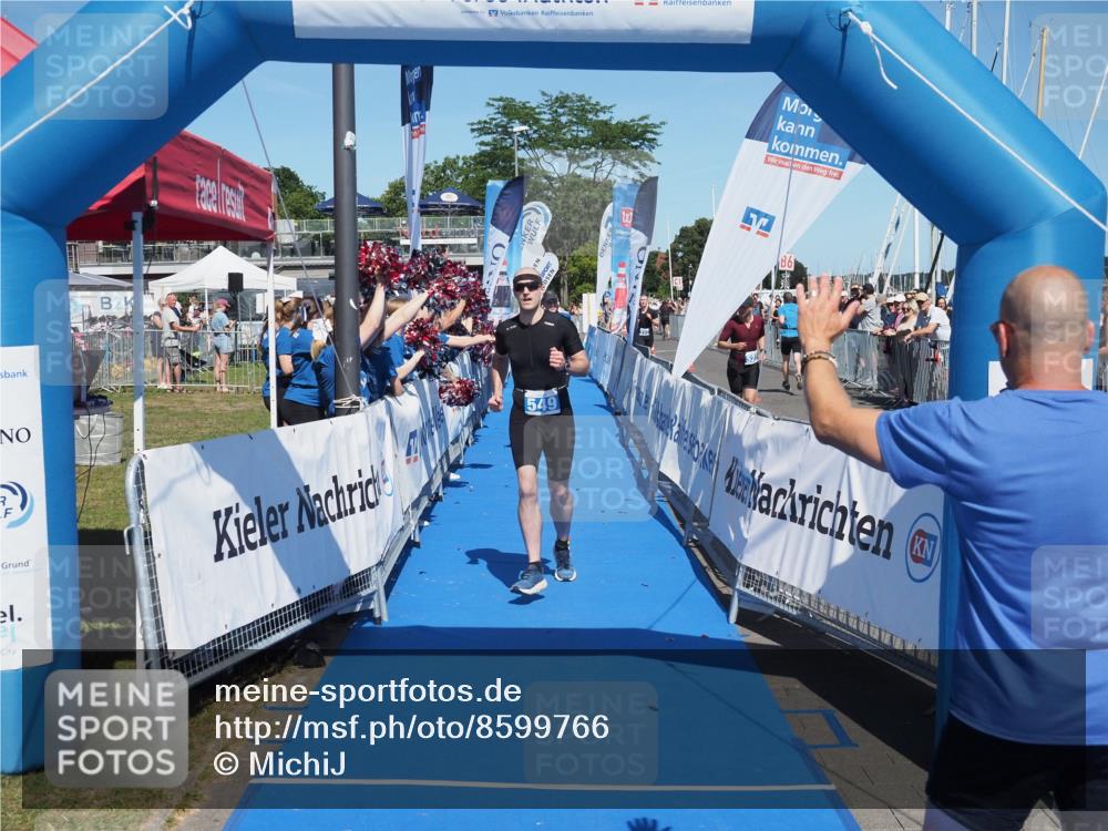 17.08.2025 - KN Förde Triathlon 2025 MichiJ http://msf.ph/oto/8599766 17.08.2025 14:04:45 Laufen 438, 549 meine-sportfotos.de