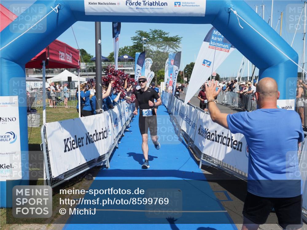 17.08.2025 - KN Förde Triathlon 2025 MichiJ http://msf.ph/oto/8599769 17.08.2025 14:04:46 Laufen 438, 549 meine-sportfotos.de
