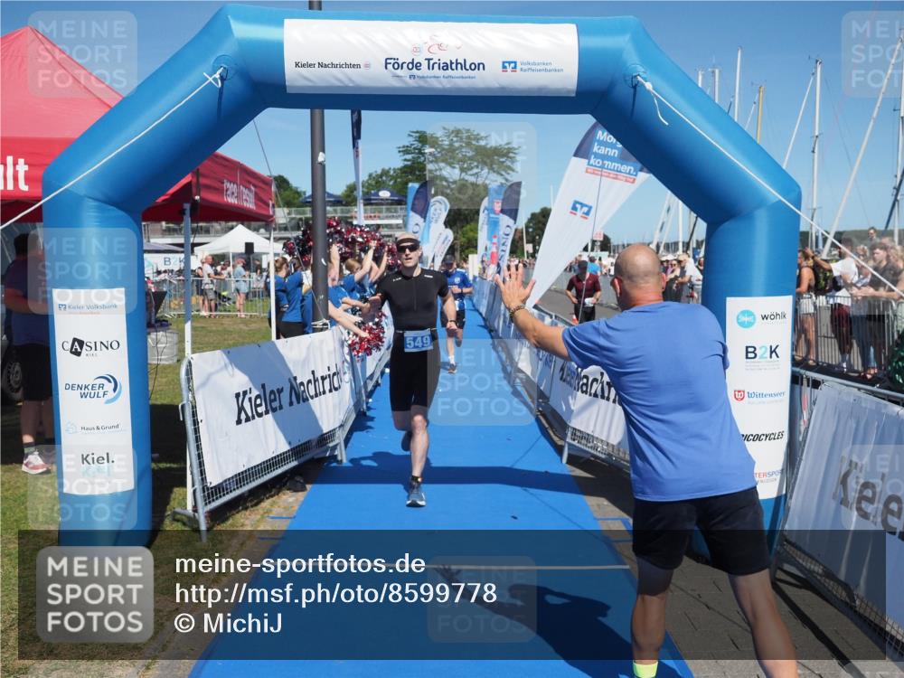 17.08.2025 - KN Förde Triathlon 2025 MichiJ http://msf.ph/oto/8599778 17.08.2025 14:04:46 Laufen 438, 549 meine-sportfotos.de