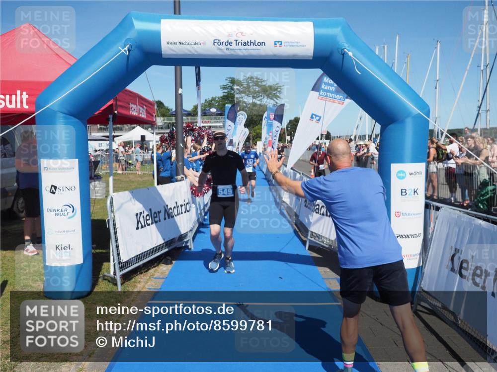 17.08.2025 - KN Förde Triathlon 2025 MichiJ http://msf.ph/oto/8599781 17.08.2025 14:04:46 Laufen 438, 549 meine-sportfotos.de
