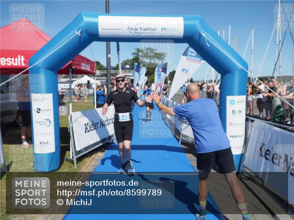 17.08.2025 - KN Förde Triathlon 2025 MichiJ http://msf.ph/oto/8599789 17.08.2025 14:04:46 Laufen 438, 549 meine-sportfotos.de