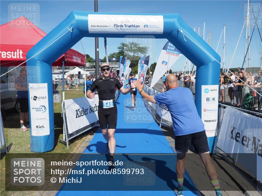 17.08.2025 - KN Förde Triathlon 2025 MichiJ http://msf.ph/oto/8599793 17.08.2025 14:04:47 Laufen 438, 549 meine-sportfotos.de