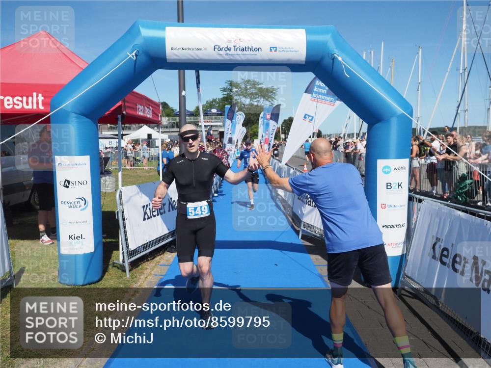 17.08.2025 - KN Förde Triathlon 2025 MichiJ http://msf.ph/oto/8599795 17.08.2025 14:04:47 Laufen 438, 549 meine-sportfotos.de