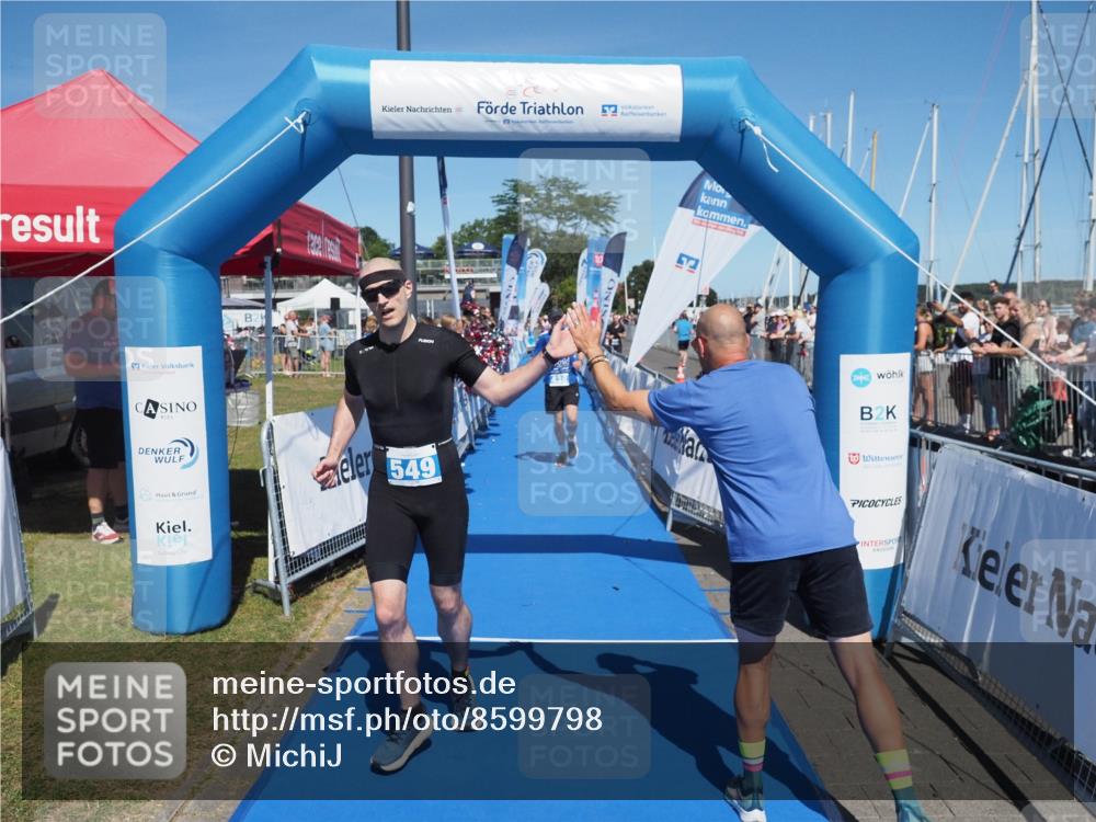 17.08.2025 - KN Förde Triathlon 2025 MichiJ http://msf.ph/oto/8599798 17.08.2025 14:04:47 Laufen 438, 549 meine-sportfotos.de