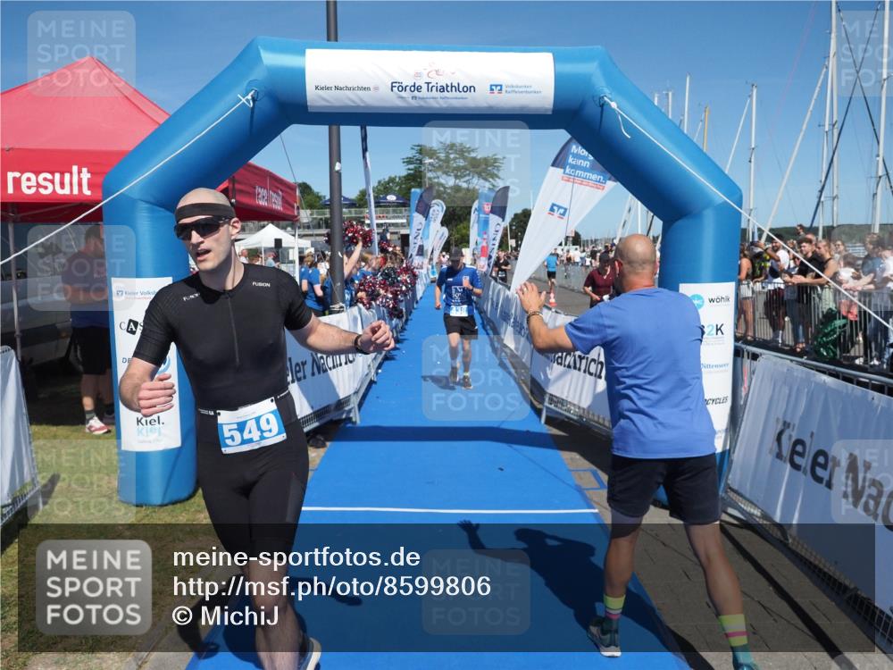 17.08.2025 - KN Förde Triathlon 2025 MichiJ http://msf.ph/oto/8599806 17.08.2025 14:04:47 Laufen 438, 549 meine-sportfotos.de
