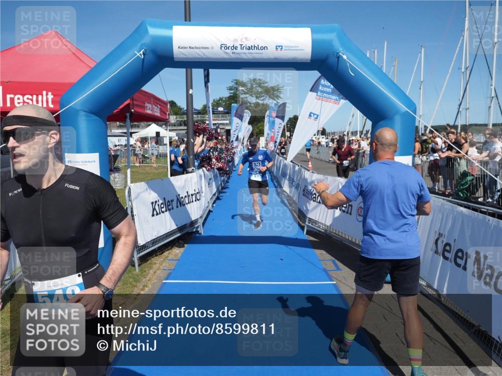 17.08.2025 - KN Förde Triathlon 2025 MichiJ http://msf.ph/oto/8599811 17.08.2025 14:04:47 Laufen 438, 549 meine-sportfotos.de