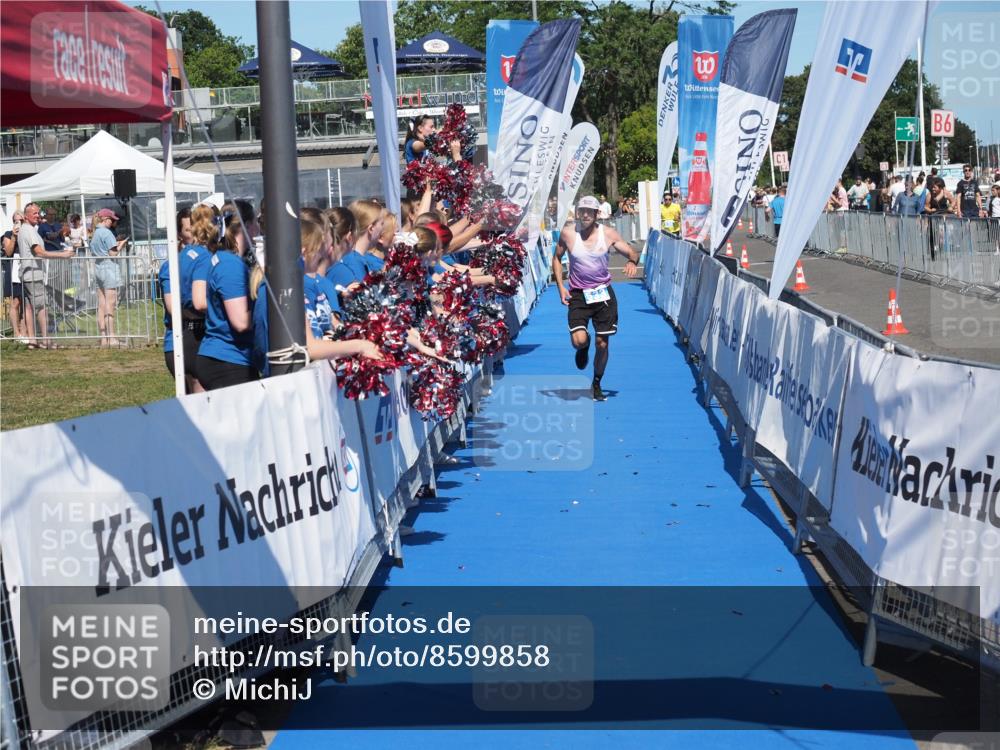 17.08.2025 - KN Förde Triathlon 2025 MichiJ http://msf.ph/oto/8599858 17.08.2025 14:04:53 Laufen 438, 533 meine-sportfotos.de