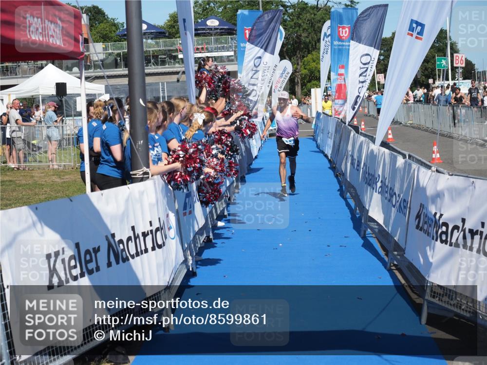 17.08.2025 - KN Förde Triathlon 2025 MichiJ http://msf.ph/oto/8599861 17.08.2025 14:04:53 Laufen 438, 533 meine-sportfotos.de