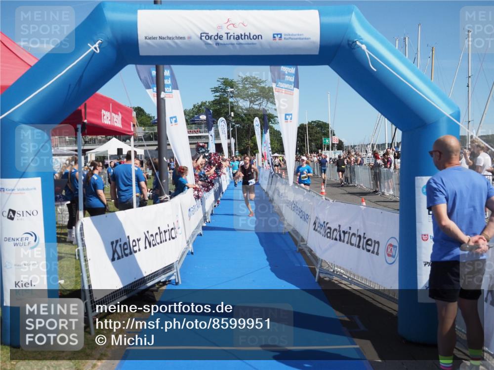 17.08.2025 - KN Förde Triathlon 2025 MichiJ http://msf.ph/oto/8599951 17.08.2025 12:15:39 Laufen 379, 612 meine-sportfotos.de