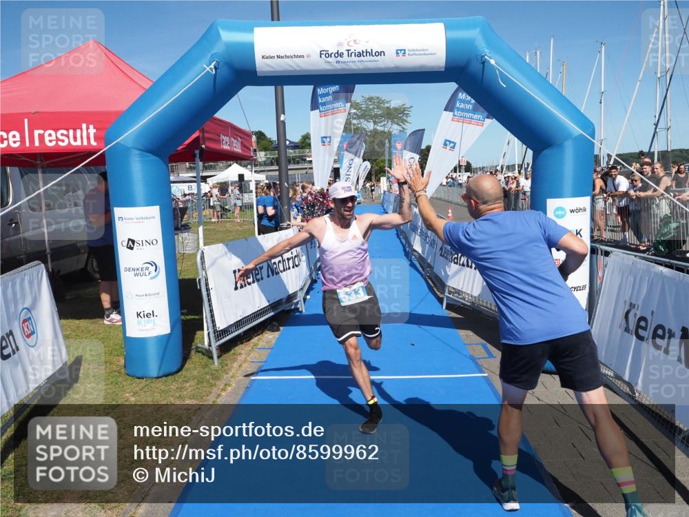 17.08.2025 - KN Förde Triathlon 2025 MichiJ http://msf.ph/oto/8599962 17.08.2025 14:04:56 Laufen 533 meine-sportfotos.de