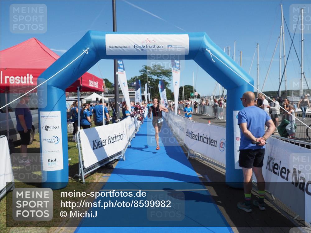 17.08.2025 - KN Förde Triathlon 2025 MichiJ http://msf.ph/oto/8599982 17.08.2025 12:15:40 Laufen 379, 612 meine-sportfotos.de