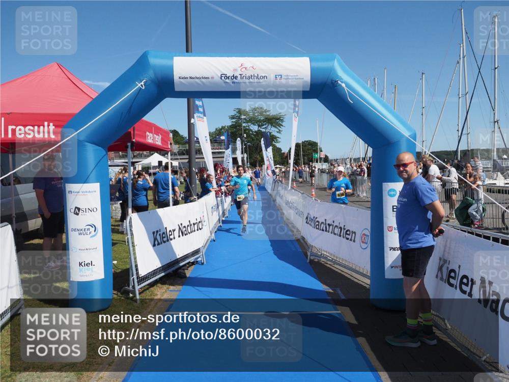 17.08.2025 - KN Förde Triathlon 2025 MichiJ http://msf.ph/oto/8600032 17.08.2025 12:15:43 Laufen 379, 612 meine-sportfotos.de