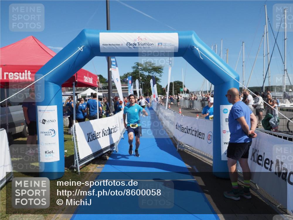 17.08.2025 - KN Förde Triathlon 2025 MichiJ http://msf.ph/oto/8600058 17.08.2025 12:15:43 Laufen 379, 612 meine-sportfotos.de