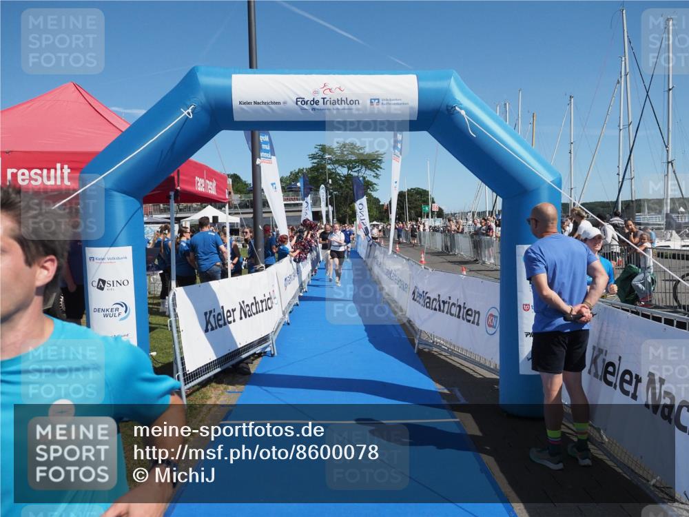 17.08.2025 - KN Förde Triathlon 2025 MichiJ http://msf.ph/oto/8600078 17.08.2025 12:15:44 Laufen 379, 612 meine-sportfotos.de